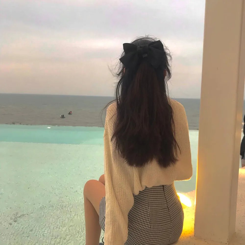 青青河畔草